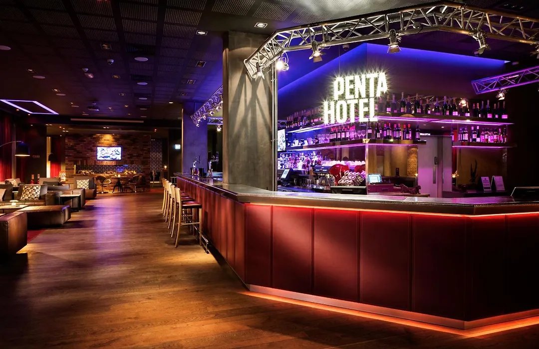 Pentahotel Reading-1